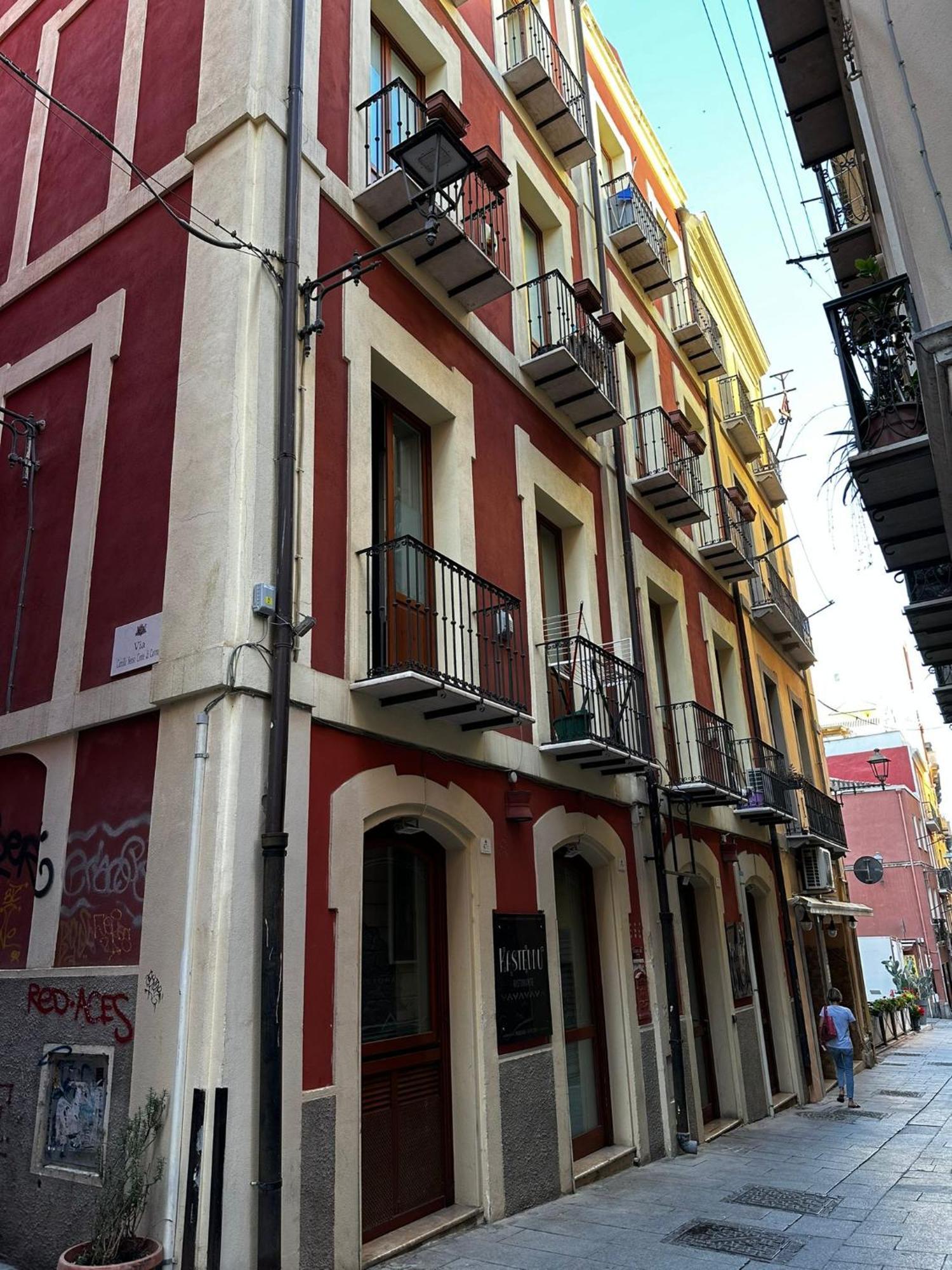 Right House - Characteristic Marina District Διαμέρισμα Κάλιαρι Εξωτερικό φωτογραφία