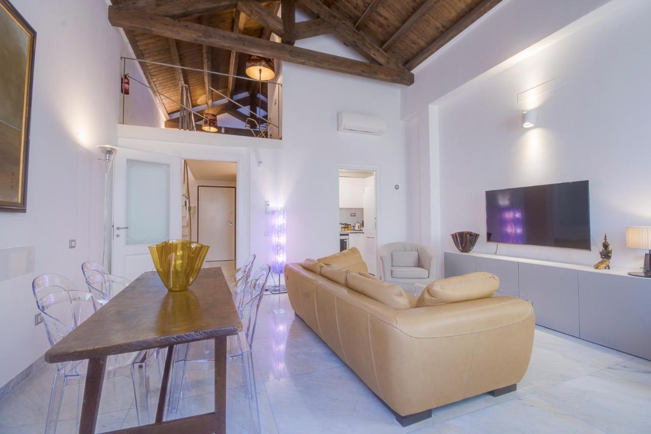 Right House - Characteristic Marina District Διαμέρισμα Κάλιαρι Εξωτερικό φωτογραφία
