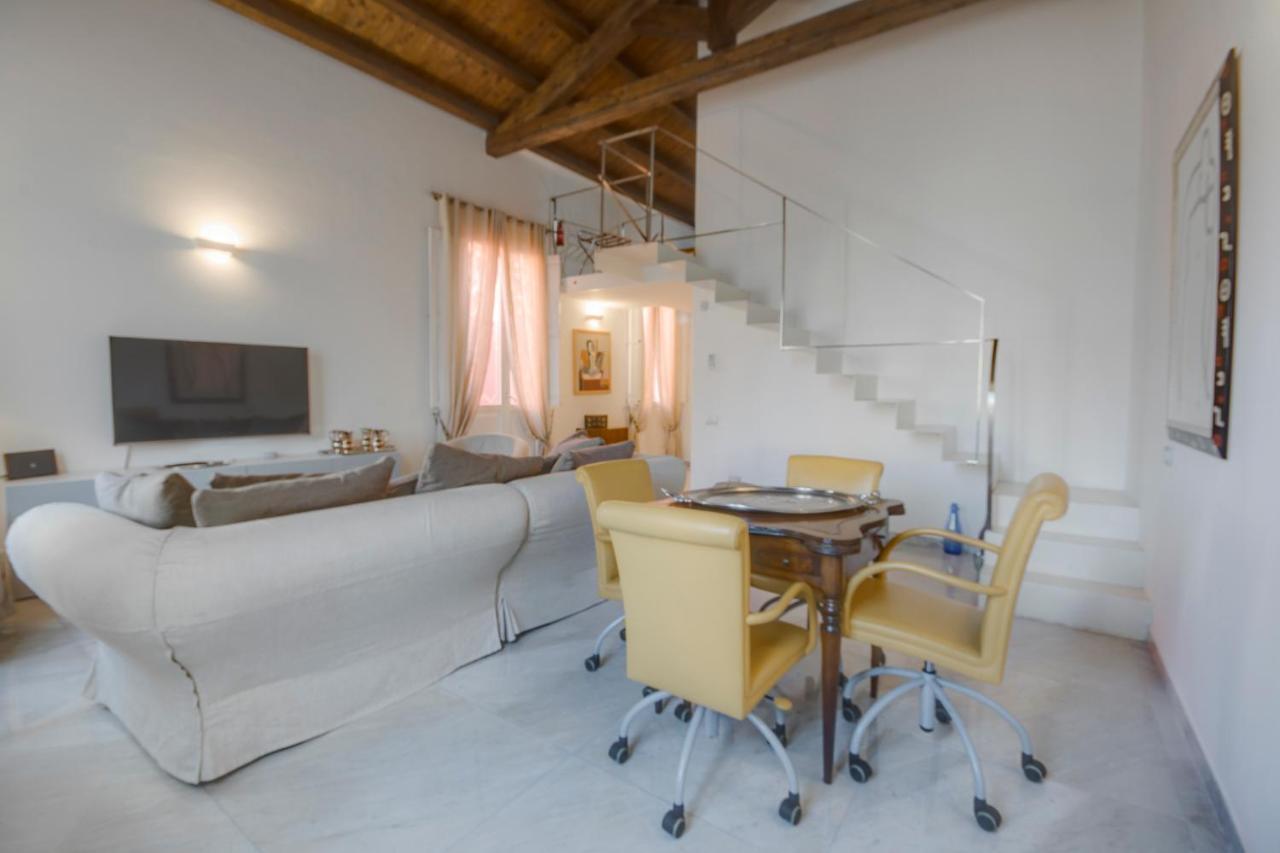 Right House - Characteristic Marina District Διαμέρισμα Κάλιαρι Εξωτερικό φωτογραφία