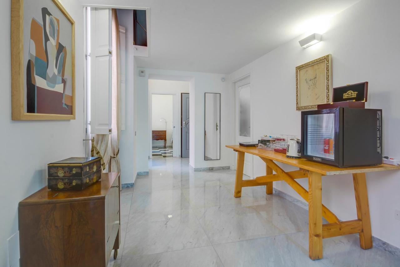 Right House - Characteristic Marina District Διαμέρισμα Κάλιαρι Εξωτερικό φωτογραφία